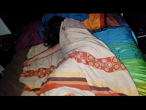 ❤️ El fillastre renya la seva jove madrastra mentre dorm. ️❌ Porno al ca.porn-tub-sexer.ru ❤